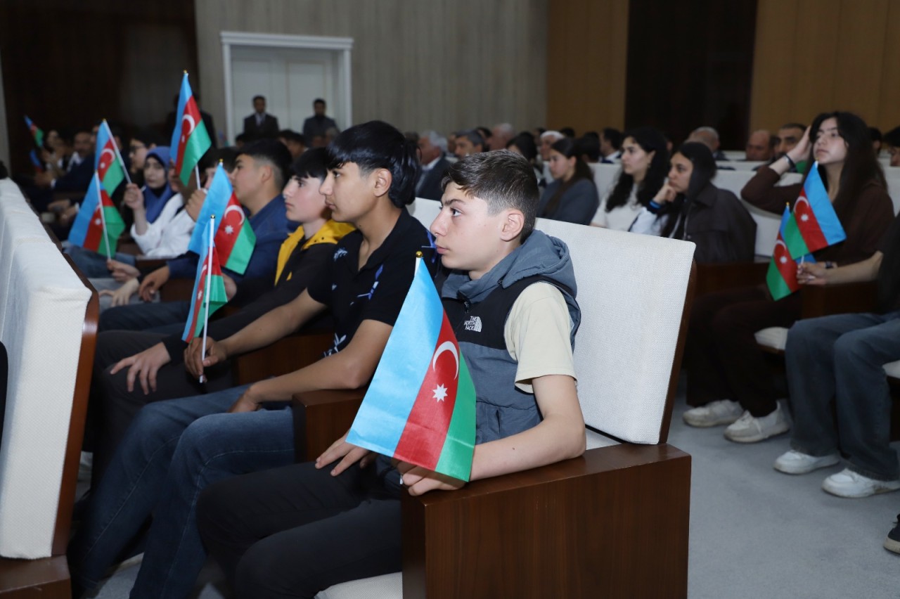 Dövlət Xidməti Gədəbəydə gənclər üçün tədbir keçirdi - FOTOLAR
